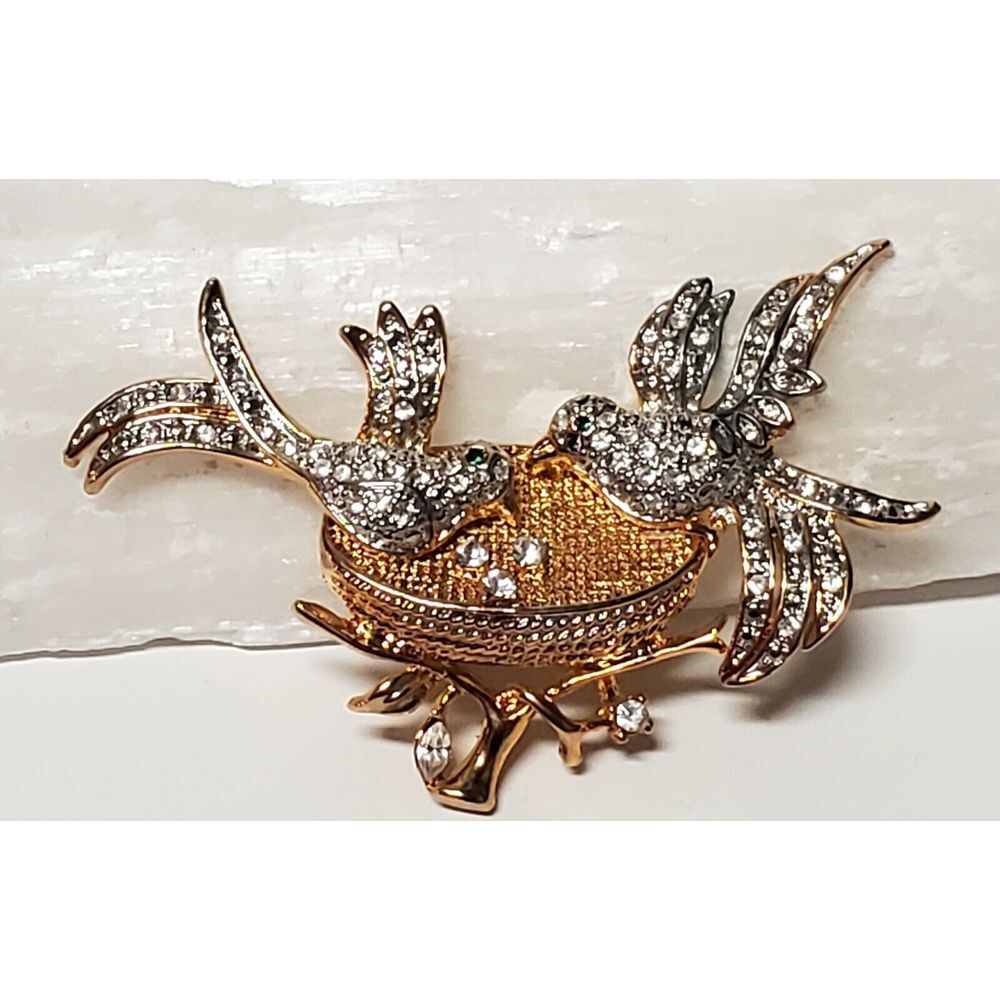 SOLD on 9/15 other site. Brooch Love Birds Bird Bath Doves Gold